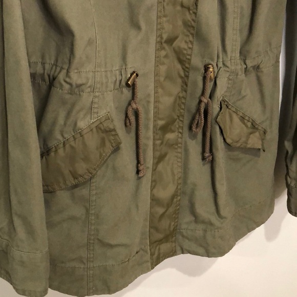 Signature Studio Utility Jacket - Picture 5 of 9